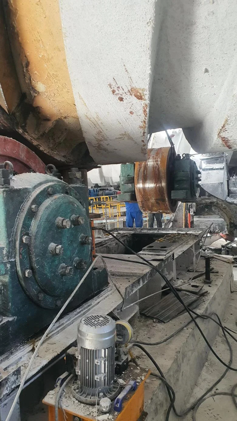 Support roller and tyre replacement